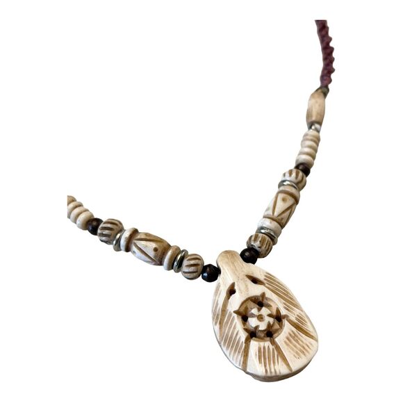 VTG Hand Carved NECKLACE & Floral PENDANT Beaded, Woven Brown White Silver 16" - Picture 5 of 6